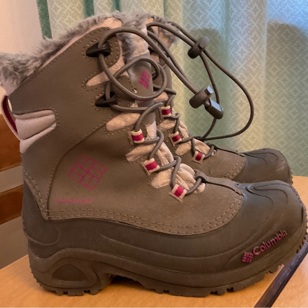 Columbia youth size 3 waterproof snow boots
